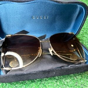 GUCCI - Brown Lense / Gold Hardware Oversized Square Sunglasses